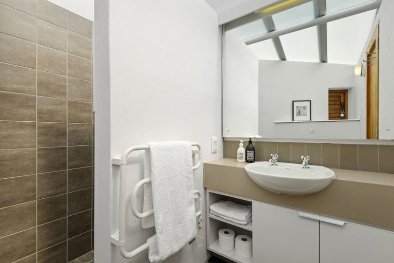 Photo of property in 1 Halcyon Way, Cashmere, Christchurch, 8022