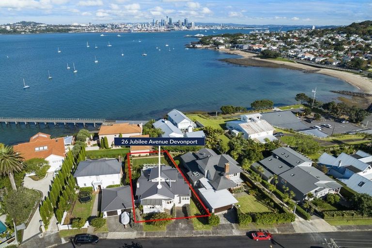 Photo of property in 26 Jubilee Avenue, Devonport, Auckland, 0624