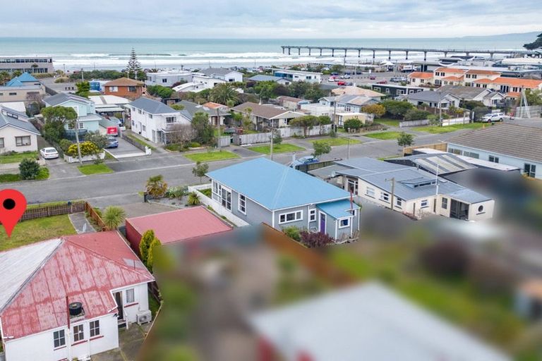 Photo of property in 28 Keppel Street, New Brighton, Christchurch, 8083