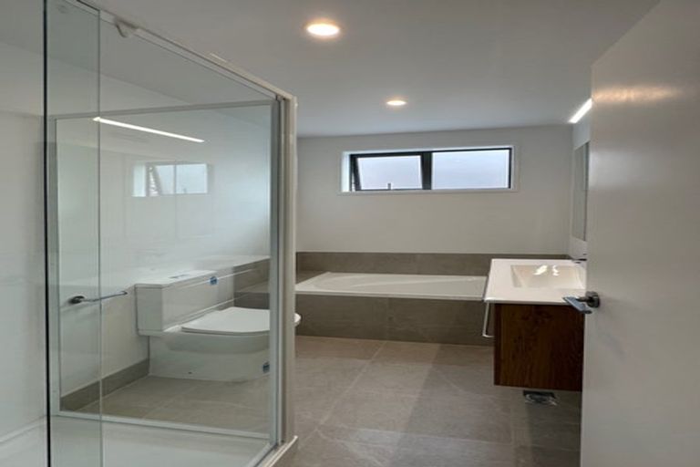 Photo of property in 105 Mangahoe Road, Mount Wellington, Auckland, 1062