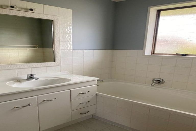 Photo of property in 9a Page Place, Hamilton East, Hamilton, 3216