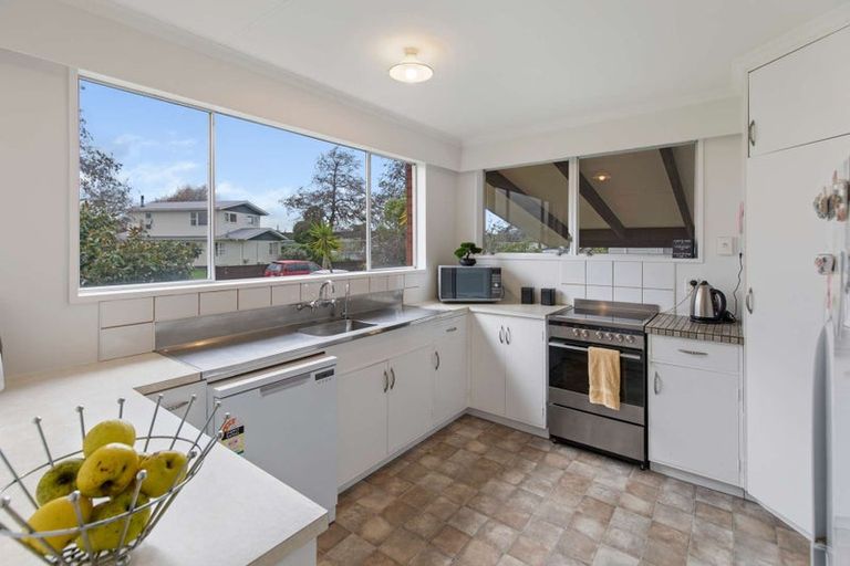 Photo of property in 8 Abraham Crescent, Milson, Palmerston North, 4414