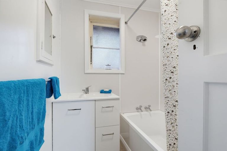 Photo of property in 59 Weston Avenue, Roslyn, Palmerston North, 4414