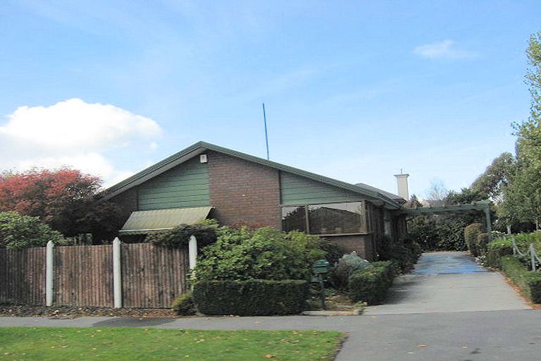 Photo of property in 16 Gothic Place, Ilam, Christchurch, 8041