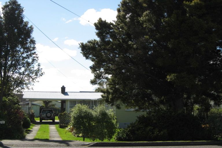 Photo of property in 20 Harris Street, Marton, 4710
