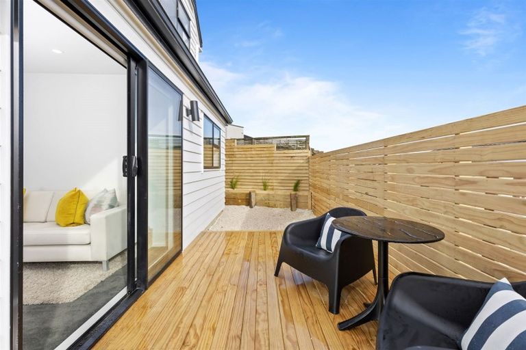 Photo of property in 1b Lemon Grove Lane, Greenhithe, Auckland, 0632