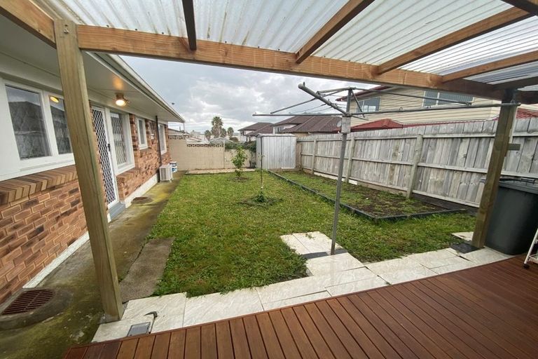 Photo of property in 2/10 Ranfurly Road, Papatoetoe, Auckland, 2104