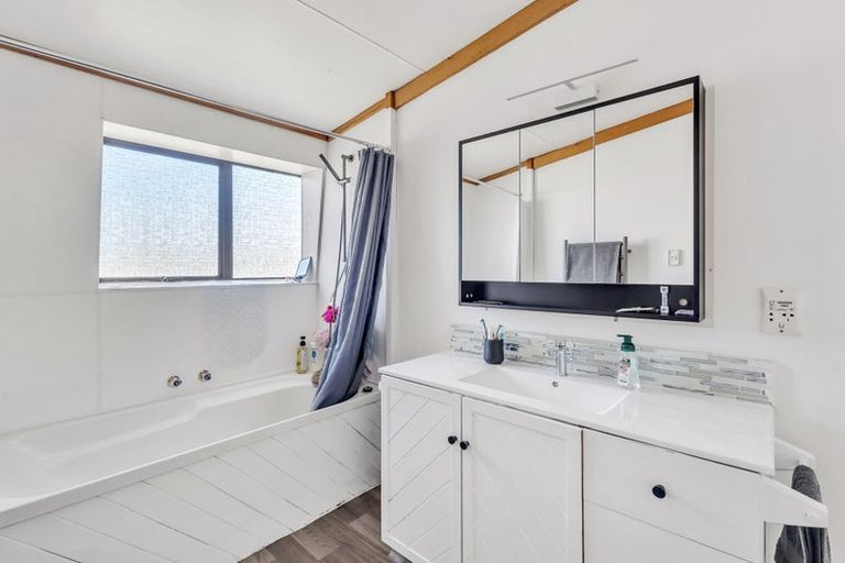 Photo of property in 44 Park Lane, Waitara, 4320