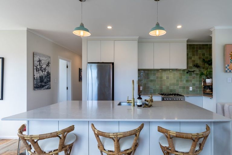 Photo of property in 79 Farquhar Road, Glendene, Auckland, 0602