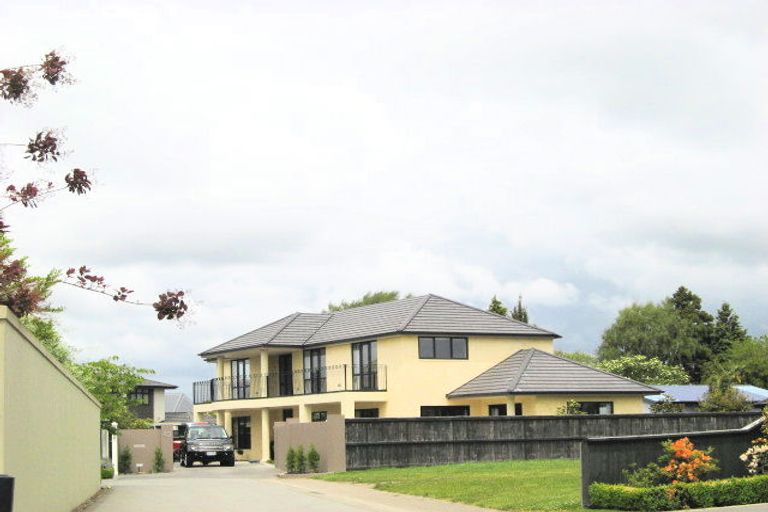 Photo of property in 43 Chateau Drive, Burnside, Christchurch, 8053