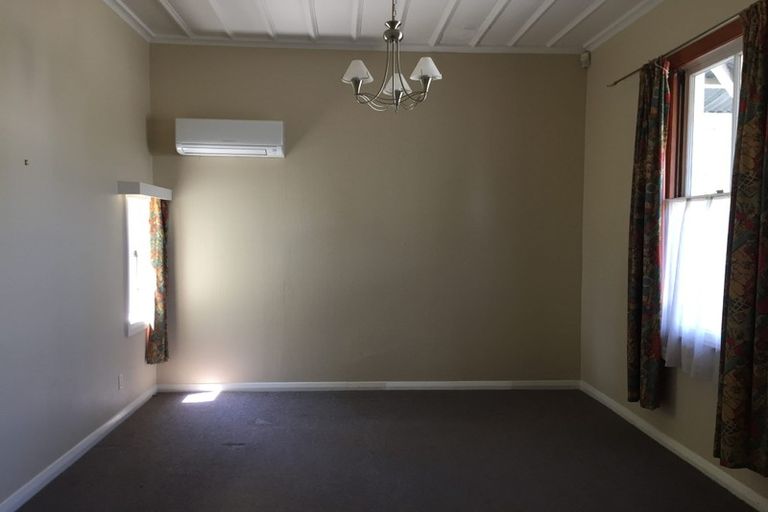 Photo of property in 37 Napier Terrace, Hospital Hill, Napier, 4110