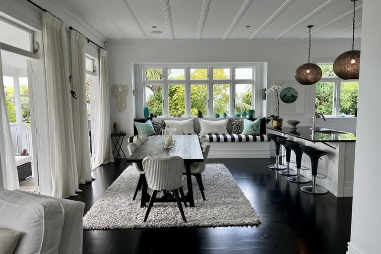 Photo of property in 8 William Bond Street, Stanley Point, Auckland, 0624