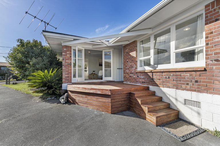 Photo of property in 20 Halberg Street, Papakura, 2110
