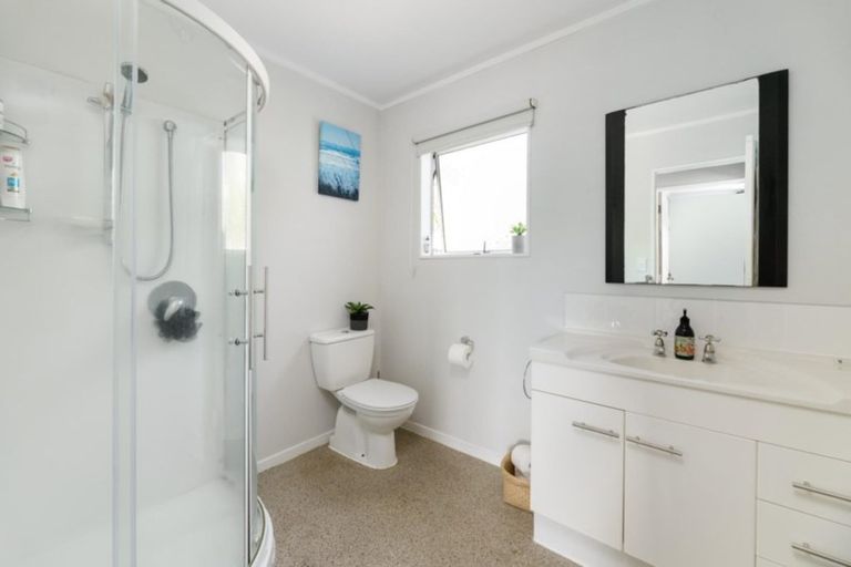 Photo of property in 73 Simpson Road, Papamoa Beach, Papamoa, 3118