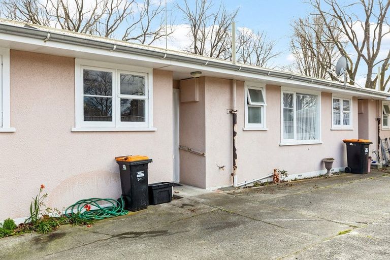 Photo of property in 2/122 Victoria Avenue, Hokowhitu, Palmerston North, 4410