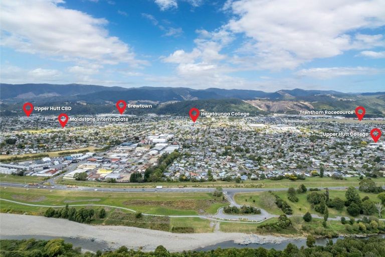 Photo of property in 29 James Nairn Grove, Riverstone Terraces, Upper Hutt, 5018