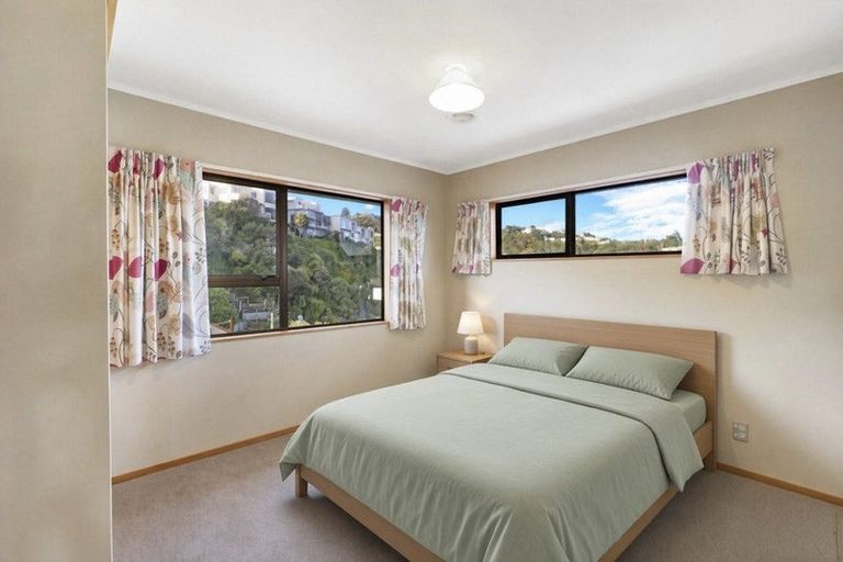 Photo of property in 16 Trevor Terrace, Paremata, Porirua, 5024