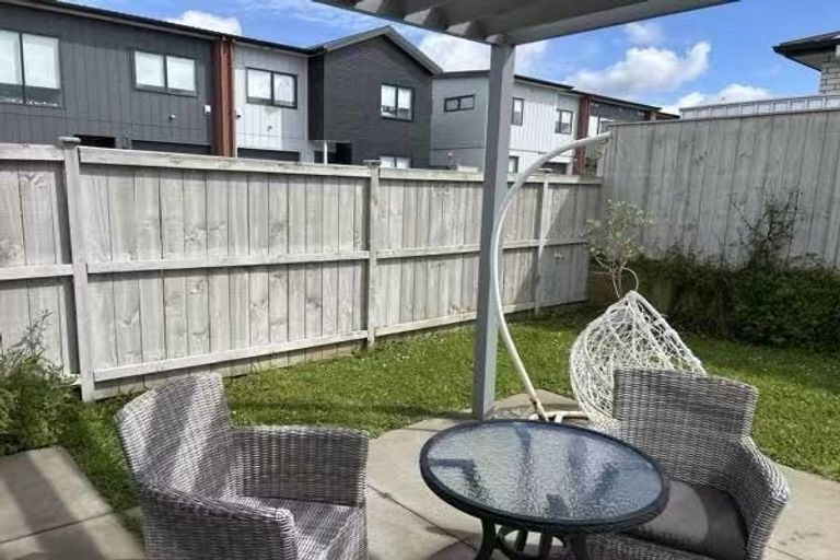 Photo of property in 5 Te Mura Crescent, Takanini, 2112