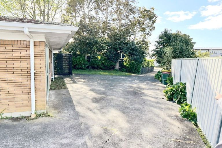 Photo of property in 42a Trentham Road, Papakura, 2110