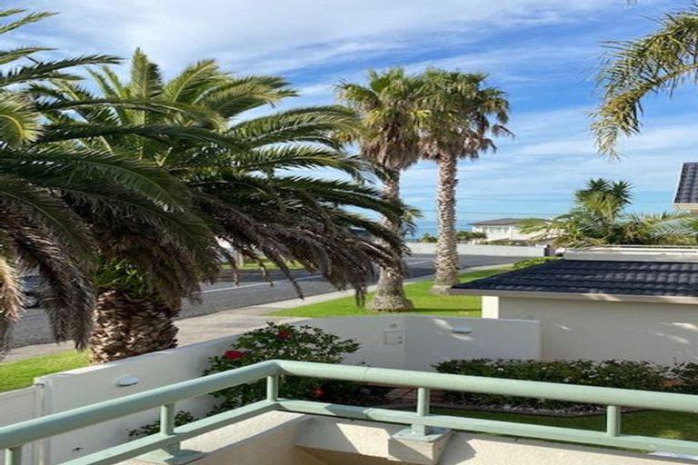 Photo of property in 2b Braemar Road, Castor Bay, Auckland, 0620