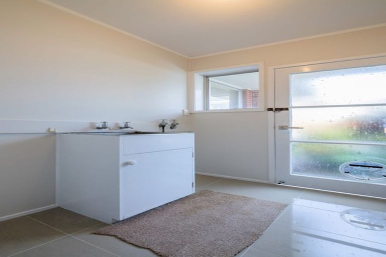 Photo of property in 1/251 Forrest Hill Road, Forrest Hill, Auckland, 0620