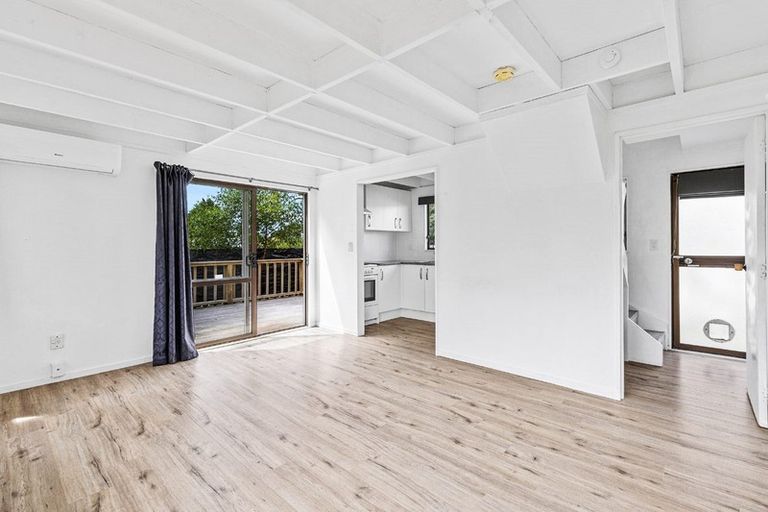 Photo of property in 7/2 Blockhouse Road, Avondale, Auckland, 1026