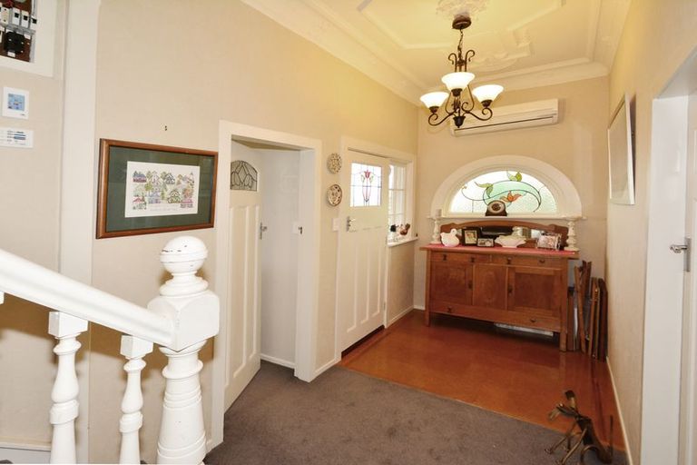 Photo of property in 2 Hargest Crescent, Saint Kilda, Dunedin, 9012