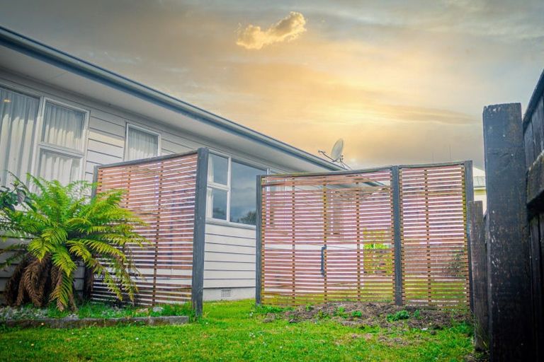 Photo of property in 17 John F Kennedy Drive, Milson, Palmerston North, 4414