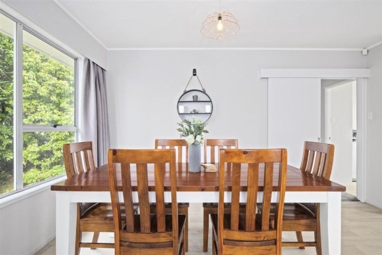 Photo of property in 13 Carbery Place, Manurewa, Auckland, 2102