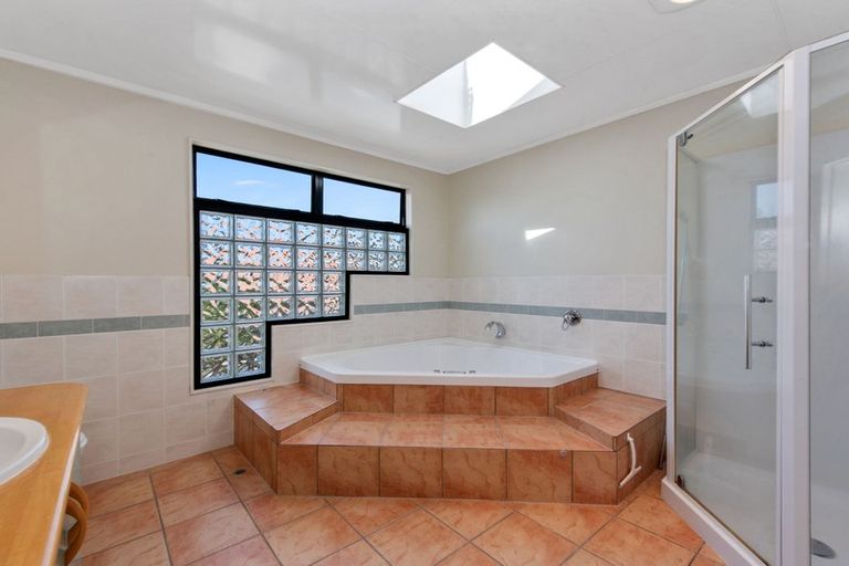 Photo of property in 83 Harrowfield Drive, Harrowfield, Hamilton, 3210