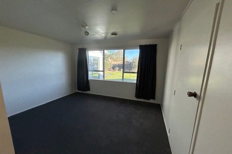 Photo of property in 6 Latham Stubbs Crescent, Waipawa, 4210