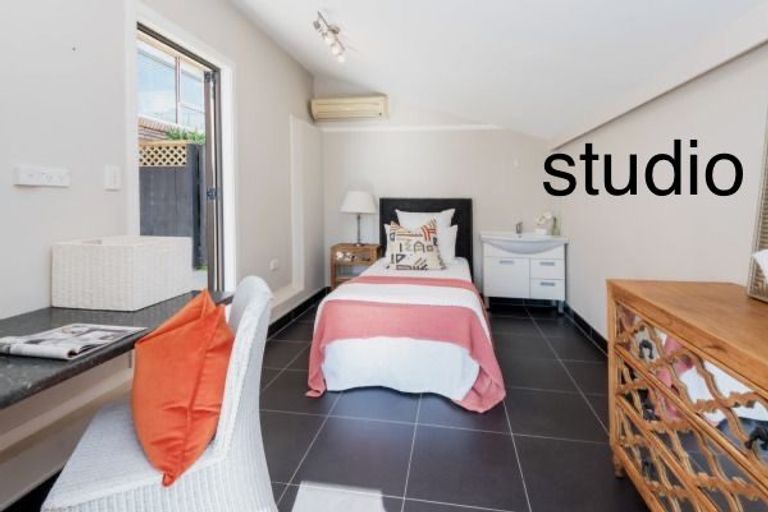 Photo of property in 2/28 Prince Regent Drive, Half Moon Bay, Auckland, 2012