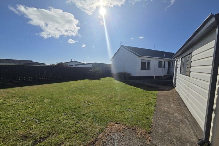 Photo of property in 4 Desmond Place, Bell Block, New Plymouth, 4312