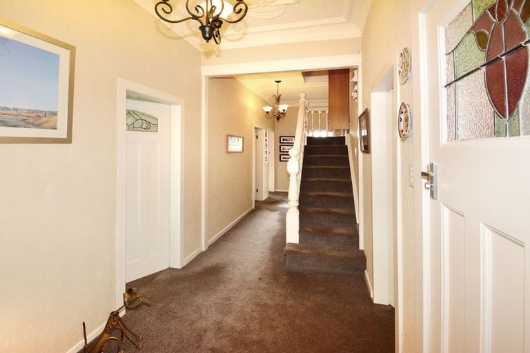 Photo of property in 2 Hargest Crescent, Saint Kilda, Dunedin, 9012