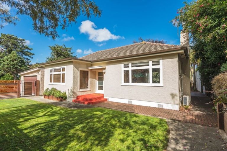 Photo of property in 16 Dickson Crescent, Saint Johns Hill, Whanganui, 4500