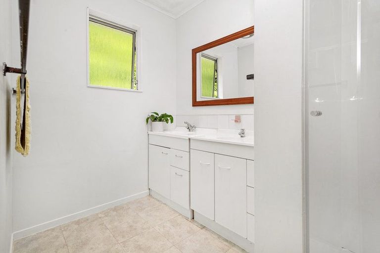 Photo of property in 18 Westhaven Drive, Tawa, Wellington, 5028