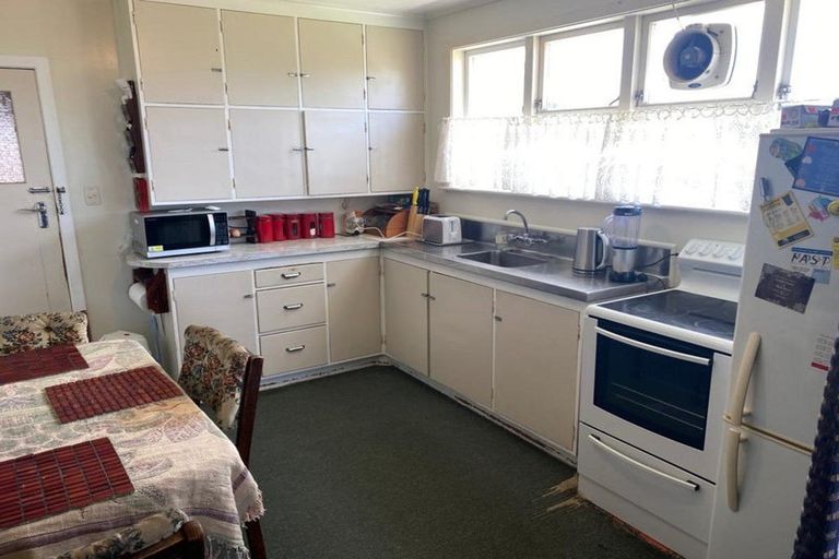 Photo of property in 12 Albany Street, Patea, 4520