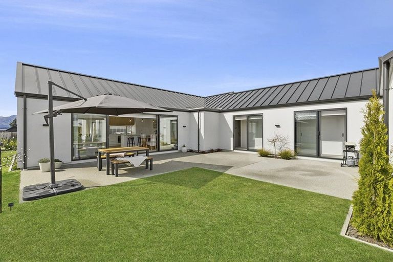 Photo of property in 47 Pounamu Avenue, Albert Town, Wanaka, 9305