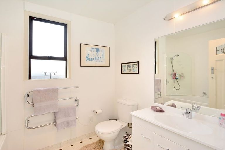 Photo of property in 2 Hargest Crescent, Saint Kilda, Dunedin, 9012