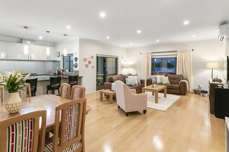 Photo of property in 52a Channel View Road, Campbells Bay, Auckland, 0630