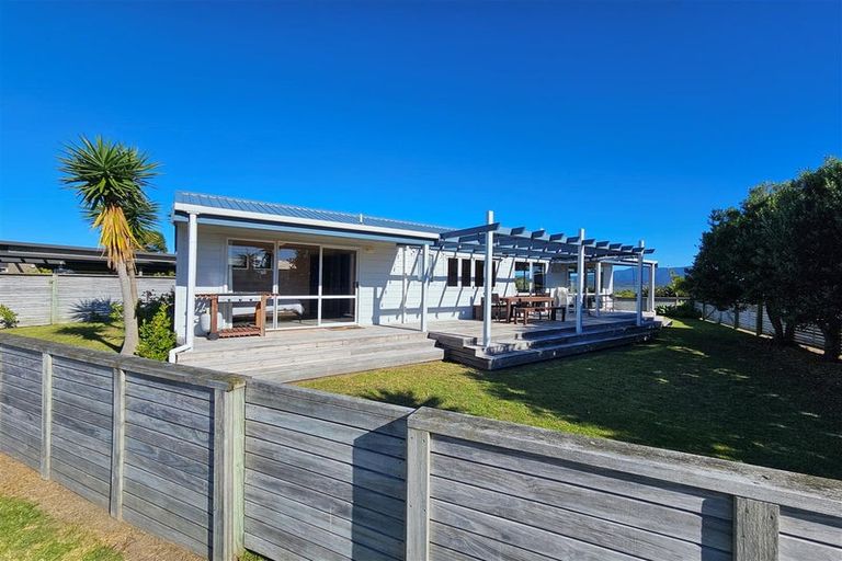 Photo of property in 117 Kelly Jade Avenue, Matarangi, Whitianga, 3592