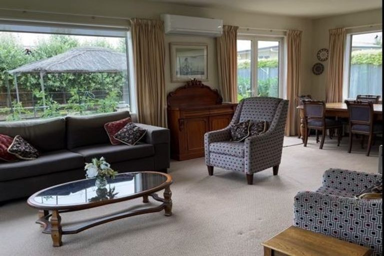 Photo of property in 17 Perrow Street, Wanaka, 9305