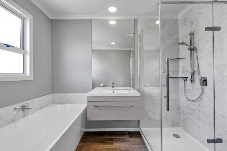 Photo of property in 132 Govett Avenue, Frankleigh Park, New Plymouth, 4310