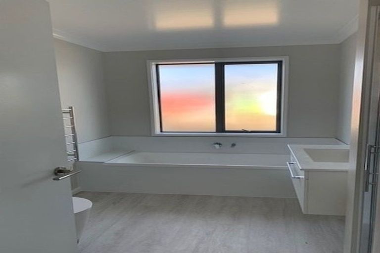 Photo of property in 10 Greenwich Street, Papamoa, 3118