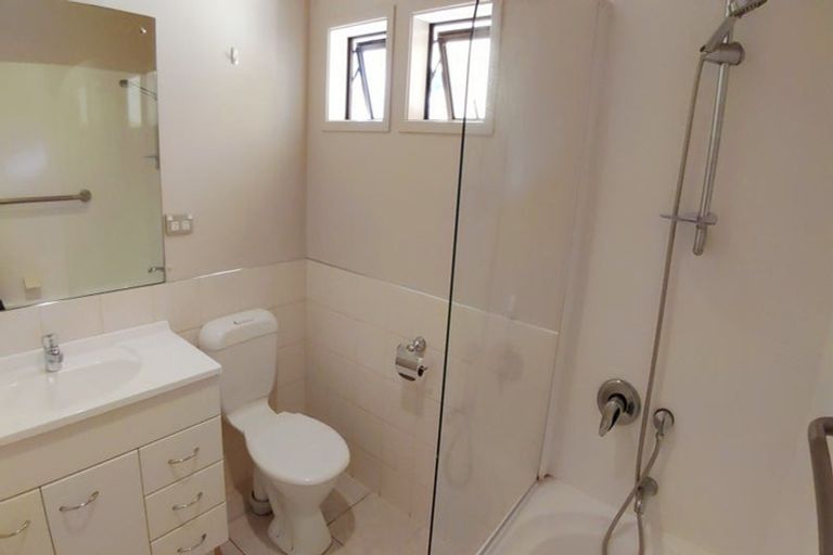 Photo of property in 34 Helen Ryburn Place, Torbay, Auckland, 0630