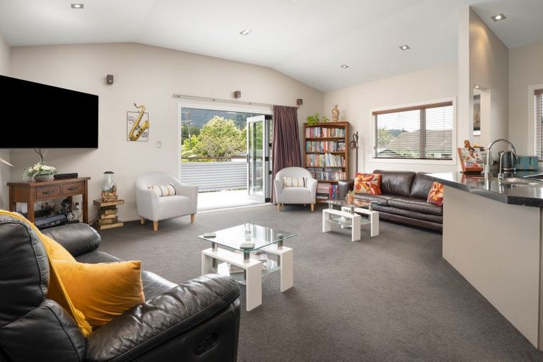 Photo of property in 14 Beach Road, Waikawa, Picton, 7220