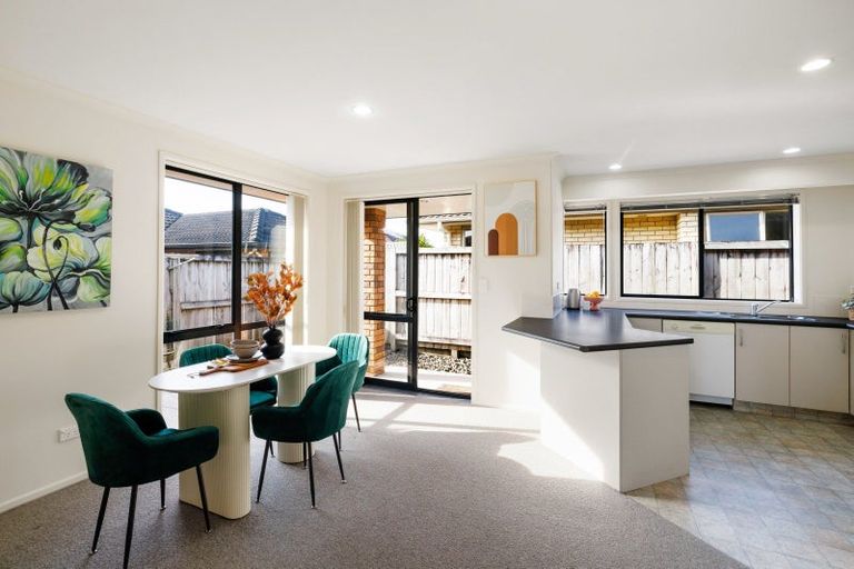 Photo of property in 6 Willscarlet Lane, Hamilton East, Hamilton, 3216