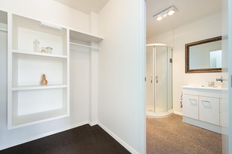 Photo of property in 21 Fairfax Crescent, Pyes Pa, Tauranga, 3112