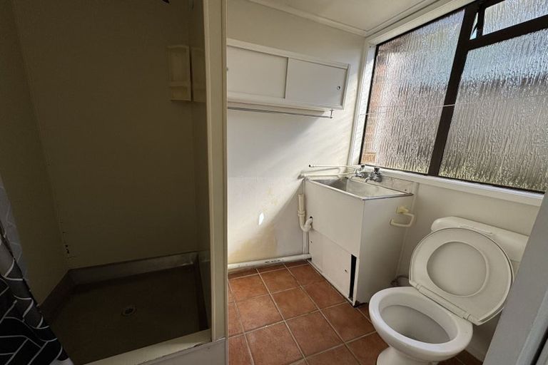 Photo of property in 77 Avonleigh Road, Green Bay, Auckland, 0604