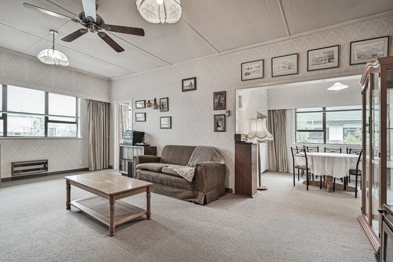 Photo of property in 2/37 Middle Road, Havelock North, 4130
